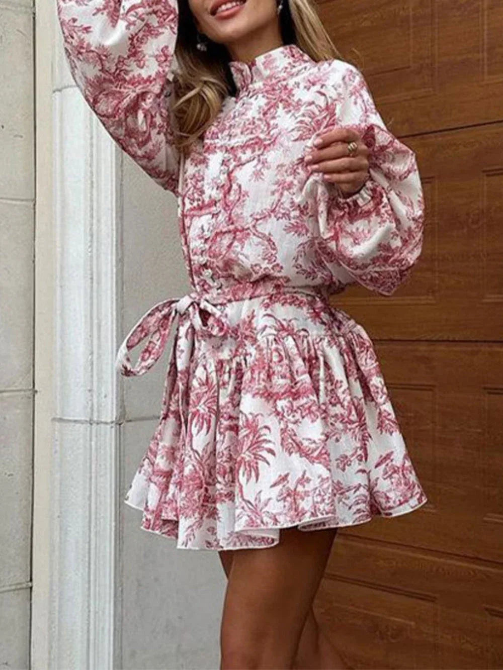 Elegant long-sleeved tie-neck printed dress - NuaVibe