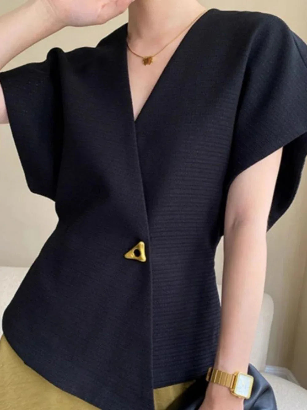 Asymmetric one-button dropped shoulder top - NuaVibe