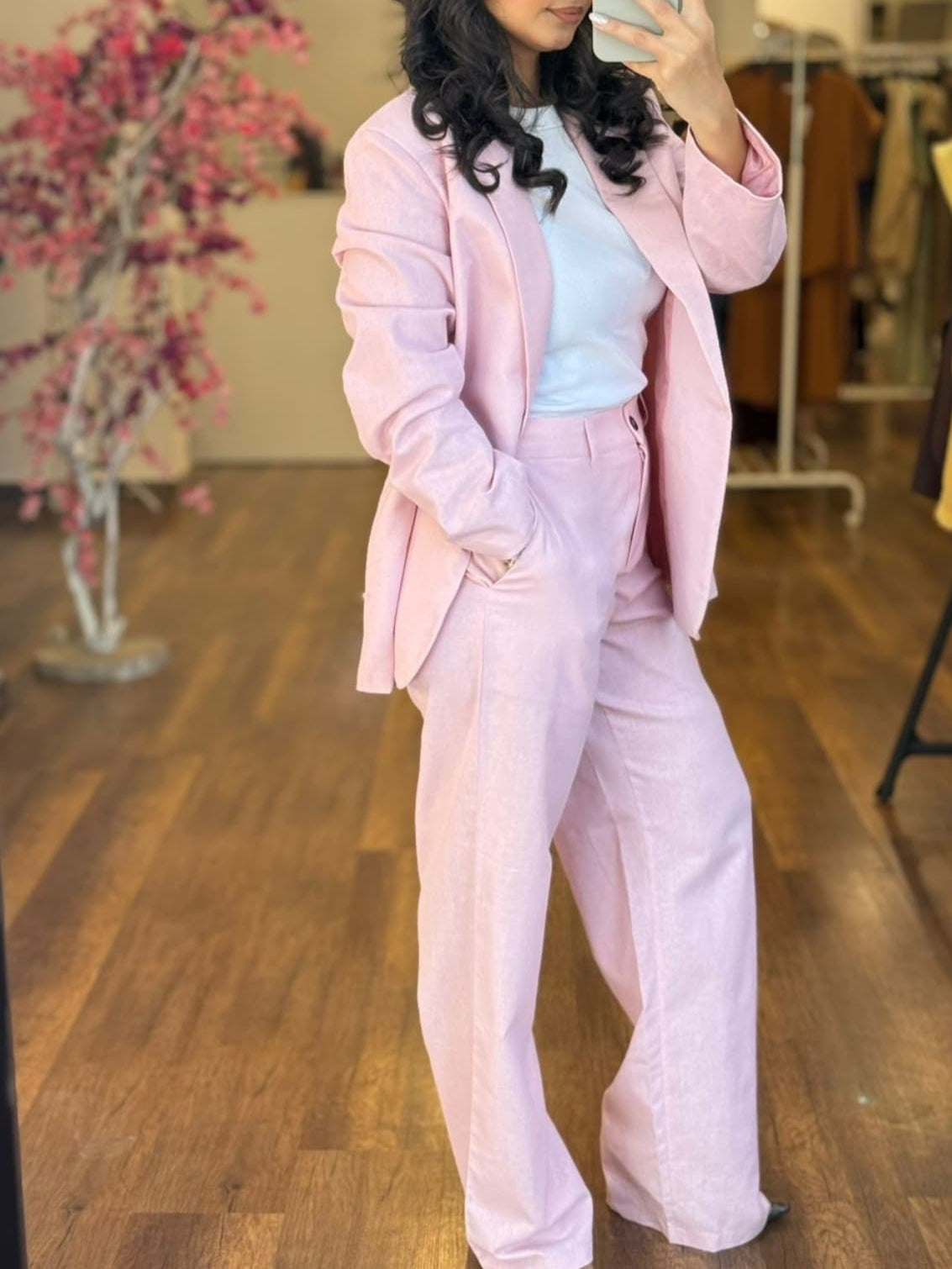 Pink Elegant and Modern Two-piece Suit