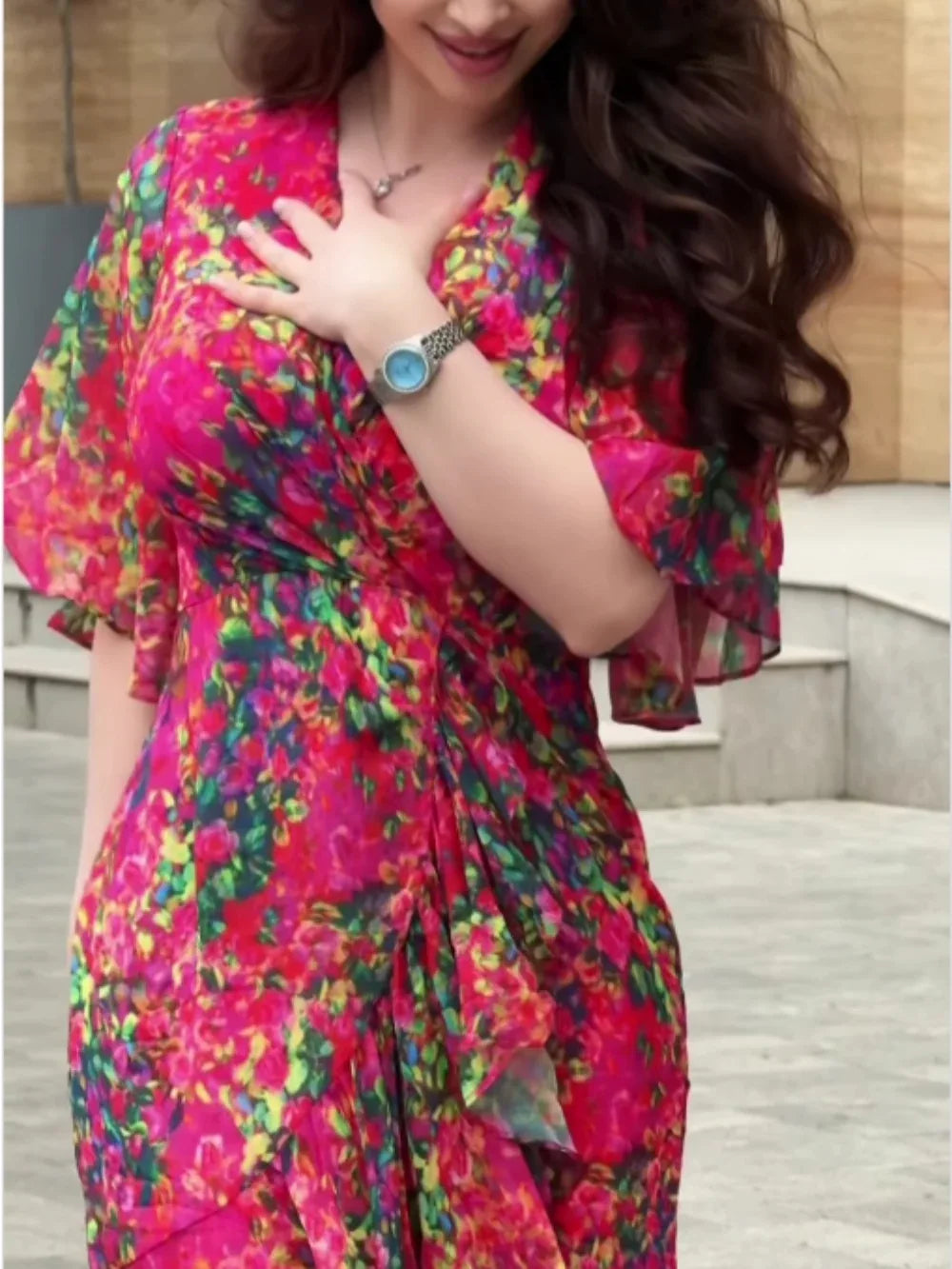 V-neck chiffon print dress with large sleeves - NuaVibe