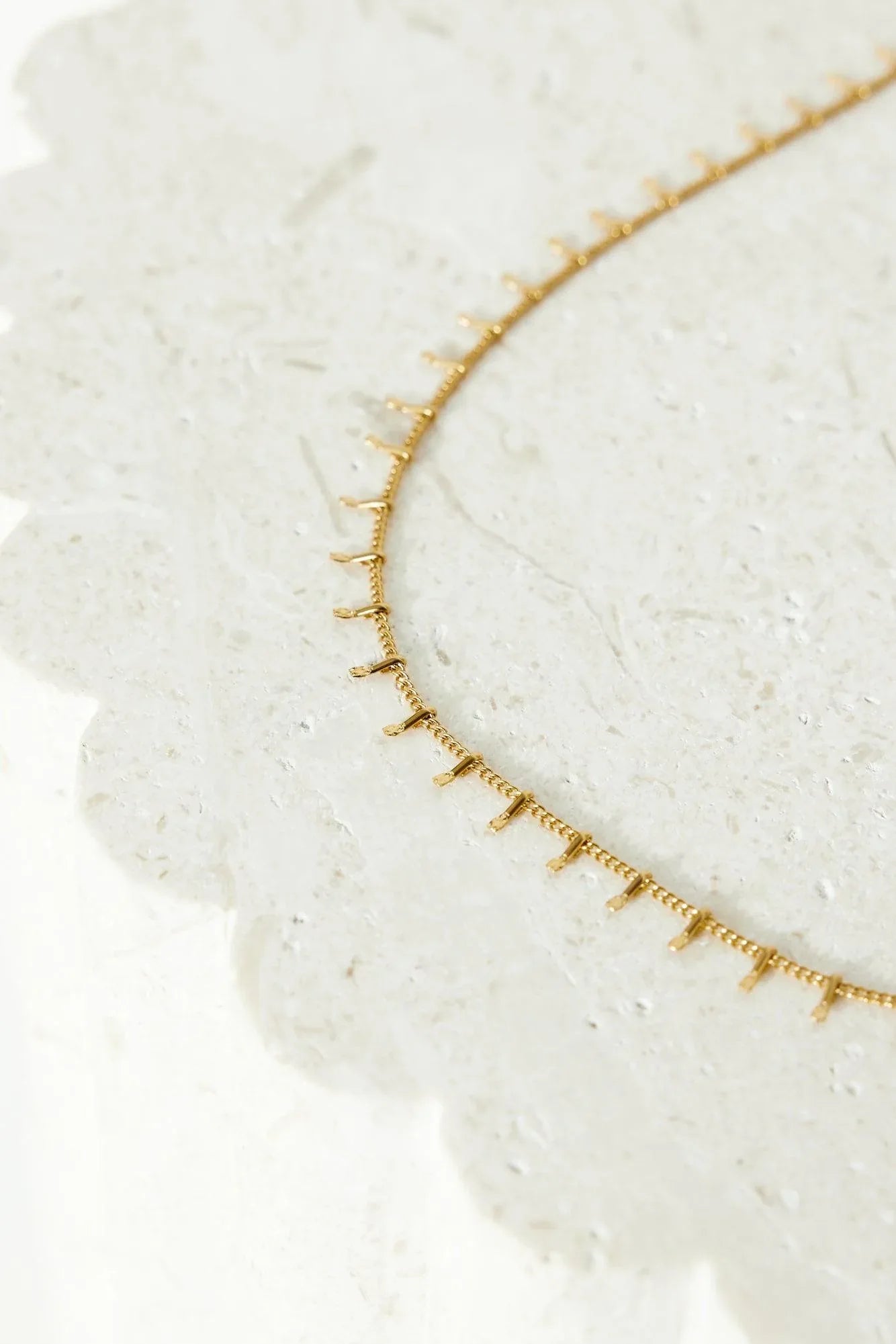 18k Gold Plated Queen Things Necklace Gold - NuaVibe