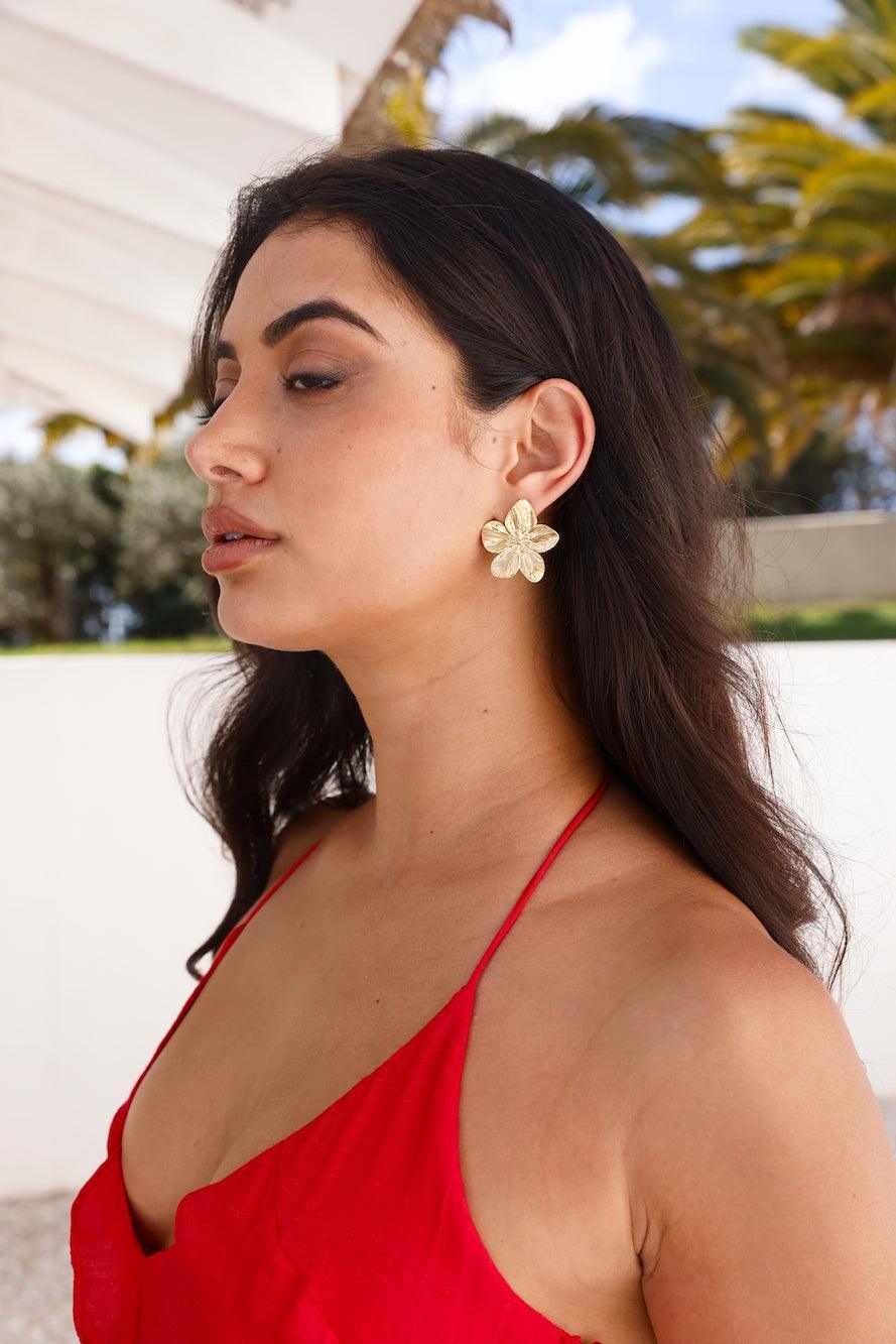 18k Gold Plated Fave Flower Earrings Gold - NuaVibe