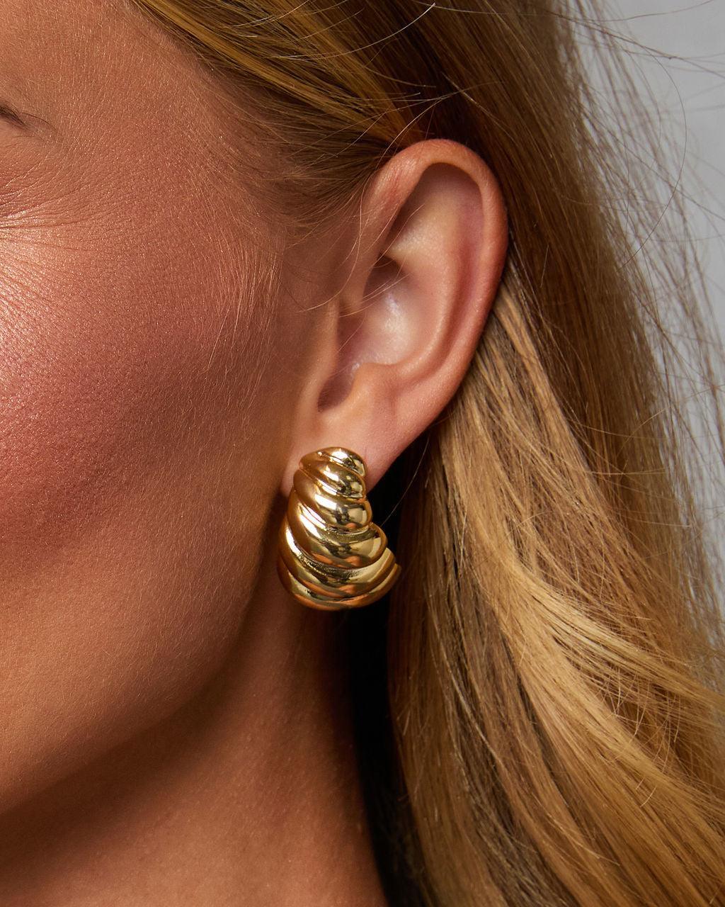 Everley Textured Stud Earrings - NuaVibe