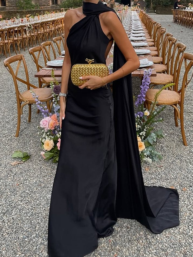 Elegant lady sleeveless halter neck long dress with ribbons