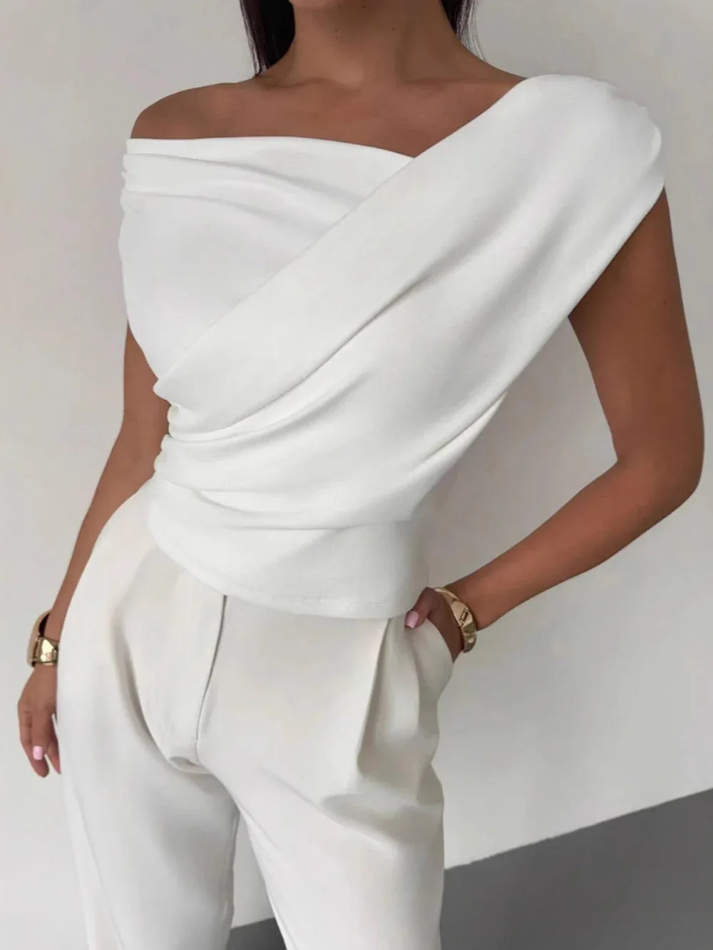 Off-shoulder fitted sleeveless crop top - NuaVibe