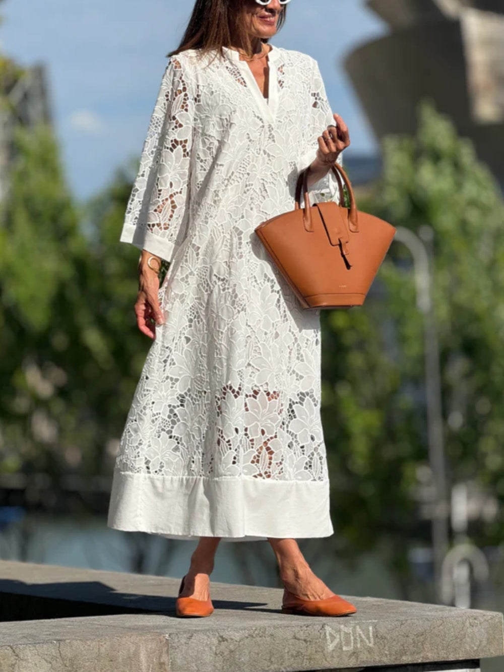V-neck lace white loose dress