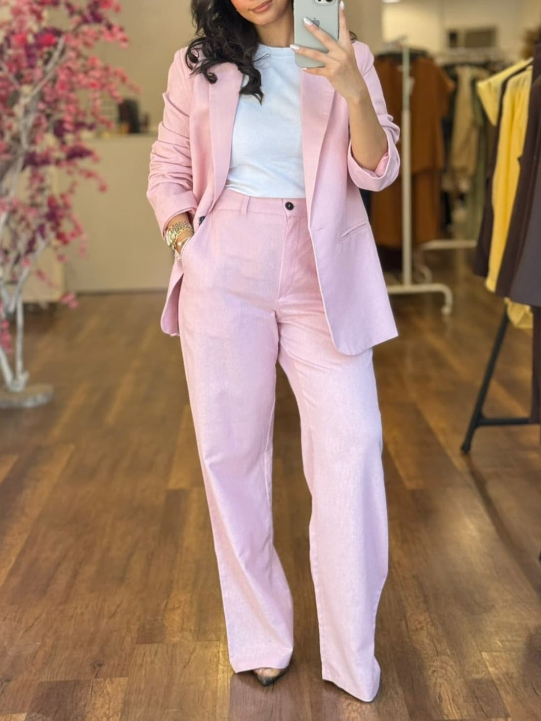 Pink Elegant and Modern Two-piece Suit