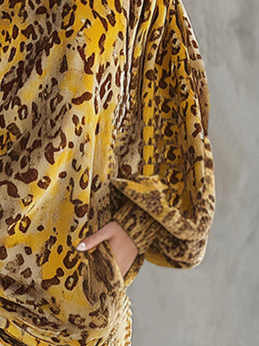Retro loose-fitting yellow leopard print velvet mini dress - NuaVibe