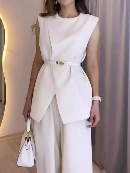 Round neck sleeveless top and wide-leg pants suit